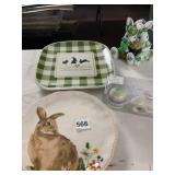GRACE FINE CERAMIC PLATE, RABBIT MOTIF, CHECKERED