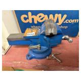 BENCH VISE, BLUE PAINTED CAST METAL, SWIVEL BASE,