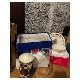 LENOX HOLIDAY PORCELAIN PLATE, SANTA FIGURAL