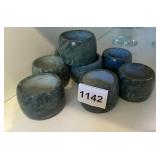 GREEN MARBLE NAPKIN RINGS, CYLINDRICAL FORM.