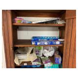 KITCHEN SUPPLIES, INCLUDES REYNOLDS HOT BAGS,