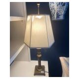 BRASS TABLE LAMP, COLUMNAR FORM, SQUARE BASE,
