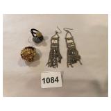 COSTUME JEWELRY SET, INCLUDES GOLD-TONE FLORAL