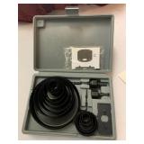 HOLE SAW SET, MULTIPLE SIZES, INCLUDES ARBORS AND