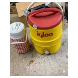 IGLOO INDUSTRIAL DRINKING WATER COOLER, 2-GAL,