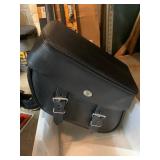 BOSS BAGS LEATHER MOTORCYCLE SADDLEBAGS, BUCKLE