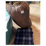PLAID FLEECE BLANKET W/ INTEGRATED SPEAKERS AND