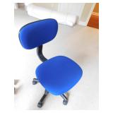 ADJUSTABLE HEIGHT BLUE OFFICE CHAIR