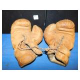 ONE PAIR OF VINTAGEBOXING GLOVES.