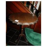 WALNUT PIE CRUST TOP TABLE 16.6" ROUND 3 LEG