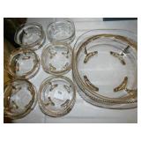 BERRY BOWL WITH GOLD DECORATION AND 6