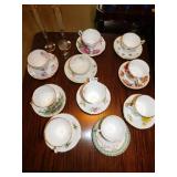 10 TEA CUPS BONE CHINA ENGLAND