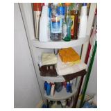 MISC. CONTENTS LAUNDRY ROOM PLASTIC CORNER