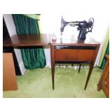 WHITE ROTARY SEWING MACHINE WITH OIL & CABINET