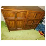 BASSET 3 DRAWERS ON RIGHT AND 1 DOOR LEFT