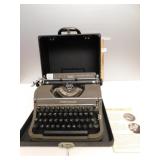 VINTAGE CHAMPION UNDERWOOD TYPEWRITER WITH