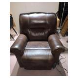 CAT NAPPER LEATHER LIFT CHAIR LIKE NEW CONDITION