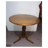 ANTIQUE TILT TOP 29" ROUND 3 LEGS GOOD CONDITION