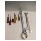 CRAFTSMAN AND STANLEY SCREW DRIVER 1 7/16- 1 3/8