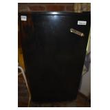 Magic Chef mini refrigerator