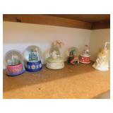 SNOW GLOBES GROUP OF 5