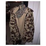 BROWNING SZ. LARGE CAMO JACKET AND GLOVES