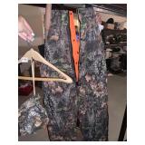 INSULATED BIB OVERALLS CAMO AND ORANGE SZ. LARGE