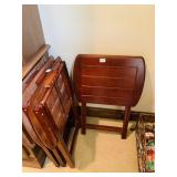 TRAY TABLES WITH STAND