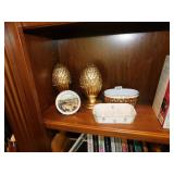 "BOOK END PINE CONE DESIGN PLATE RUETTER