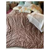 FULL SIZE BROWN AND CARMEL COMFORTER