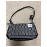COACH  PURSE WITH SHORT STRAP BLACK