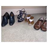 7-1/2 WHITE SANDALS, ITALY, ELLEN TRACY BLUE WITH