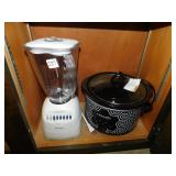CROCK POT & BLENDER