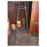 IRON EASEL