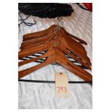 WOOD HANGERS 12+