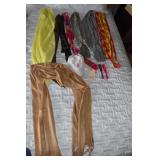 SCARVES 8 INCL. CEJON TAN, GOLF HAT ETC.