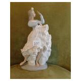NOA BY LLADRO - SPANISH DANCER - 14" H X 7" W