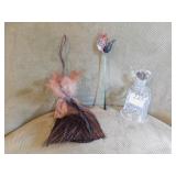 TASSLE WITH FEATHER TOP, WATERFORD BELL, GLASS