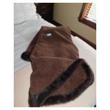 BROWN THROW BLANKET W/ FAUX MINK TRIM