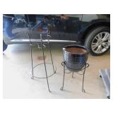 PLANT STAND AND 1 PLANTER