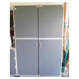 CRAFTSMAN 2 DOOR STORAGE CABINET WITH SHELVES AND