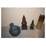 MEDAL SPEARS, VASE, BIRD