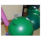 2 MATS AND 2 BALLS