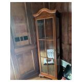 MAHOGANY CURIO CABINET W/ 1 GLASS FRONT DOOR WITH