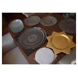 ASSORTED SERVING PLATES INCL STAR PLATE 18 SALAD