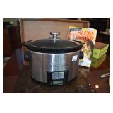 CUISINART SLOW COOKER WITH BOOK USED 2 TIMES