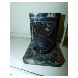 PICTURE WITH A MAID SCENE,1 BOOK END