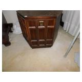 OCTAGON ENDSTAND WITH 1 DOOR FRONT, 21" H