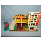 FISHER PRICE ACTION GARAGE, 3 CARS, 1 PERSON