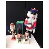 4 NUT CRACKERS, 1 NUSSKNACKER, 1 IS A MUSIC BOX